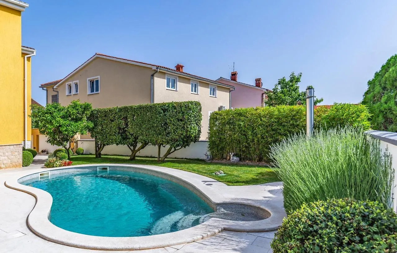 Villa Jasmine With Swimming Pool Pula Croatia